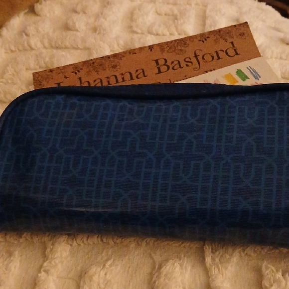 Crayola Colorful Assorted Pencils Set - Picture 7 of 9